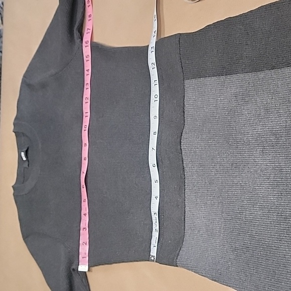 DKNY Sample Gray Shades Colorblock Knit Bodycon Dress, Exc. Used Condition - Picture 6 of 11